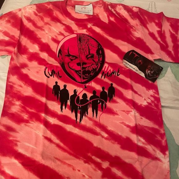 Vixen Micheline Pitt, IT tie-dye shirt - Picture 2 of 5